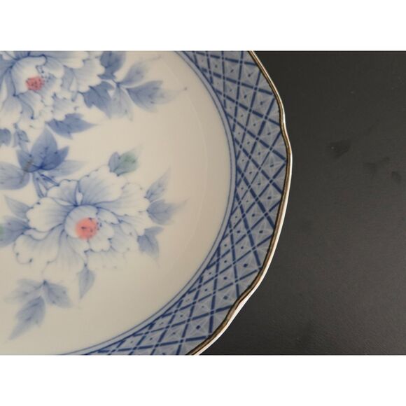 Blue Floral Vintage Japanese Porcelain Dish Bowl Blue White Floral Pattern - Picture 5 of 7